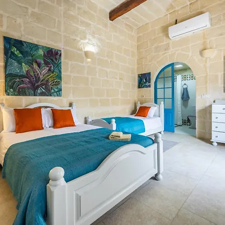 4 - Family X 3 By Solea 4* Għarb