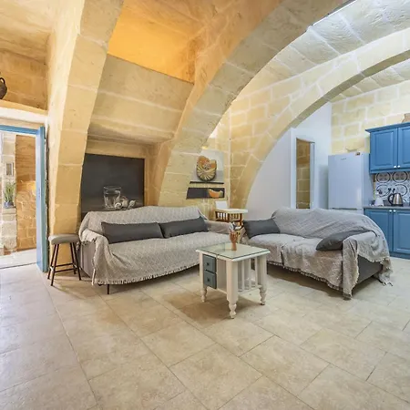 4 - Family X 3 By Solea بيت ضيافة Għarb